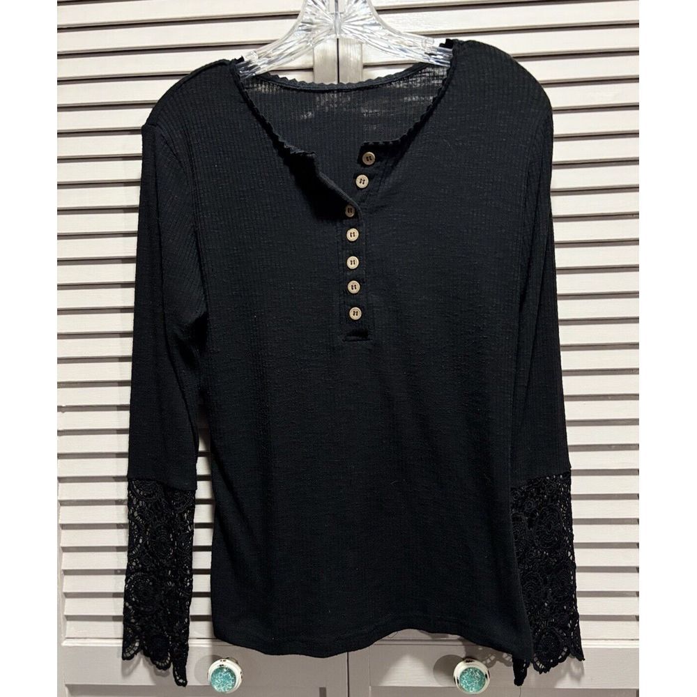 No Brand Black Ribbed Sweater Round Neck‎ Long Crochet Sleeve Size M Buttons